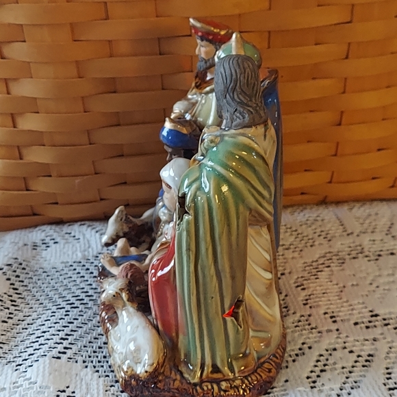 Porcelain Nativity Scene - Picture 7 of 12